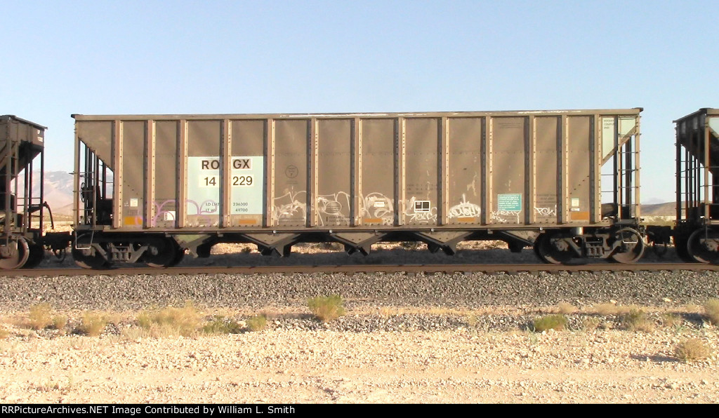 WB Unit Loaded Hooper Frt at Erie NV W-MdTrnSlv-Pshrs -34